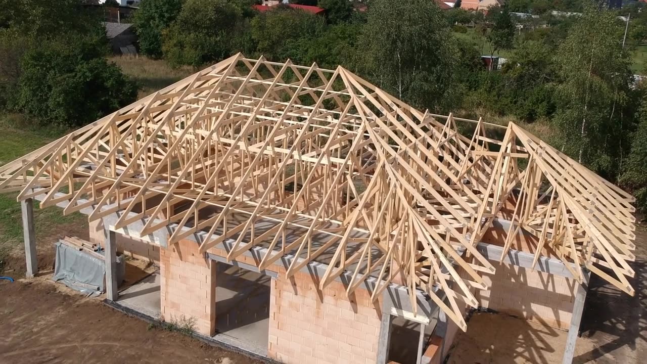 Prefabrykowane wiązary dachowe i konstrukcje drewniane